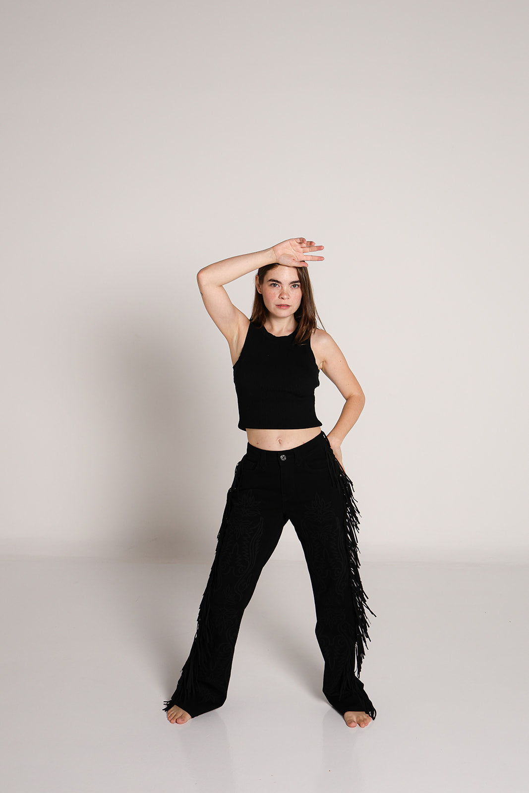 Natalia | Pantalón recto negro deshilachado