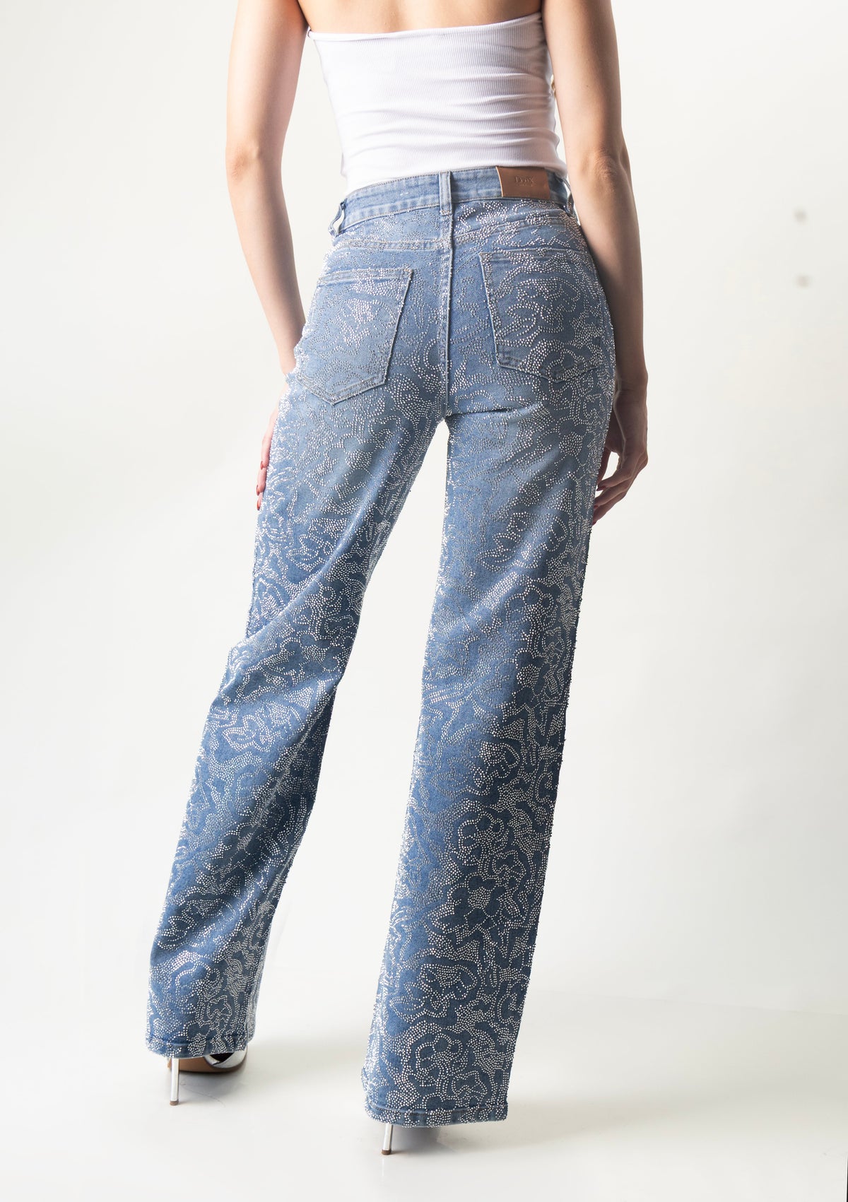 Selena | Pantalón wide leg azul con pedrería plateada