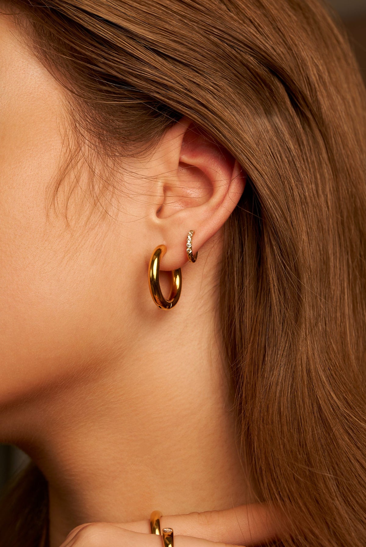 Celeste | Aretes de aro con zirconias