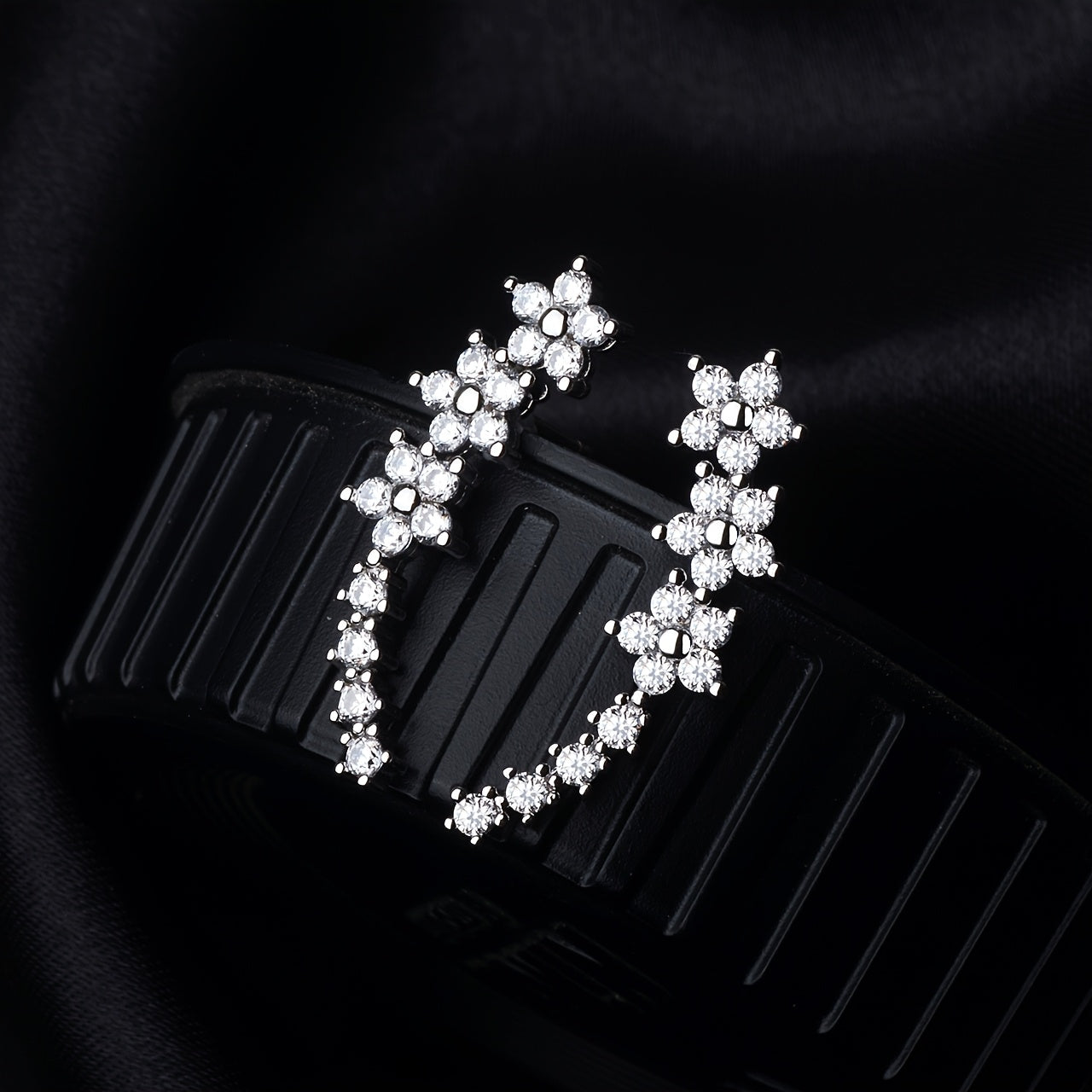 DELACROIX | BOUCLES D’OREILLES FLORALES INTEMPORELLES