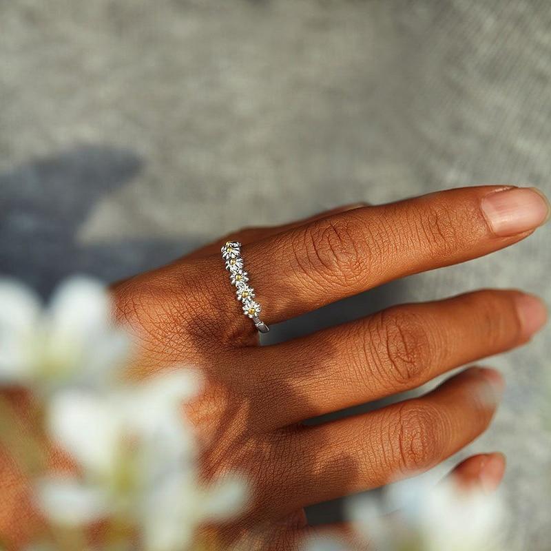 DELACROIX | BAGUE AJUSTABLE EN ARGENT AVEC MARGUERITE
