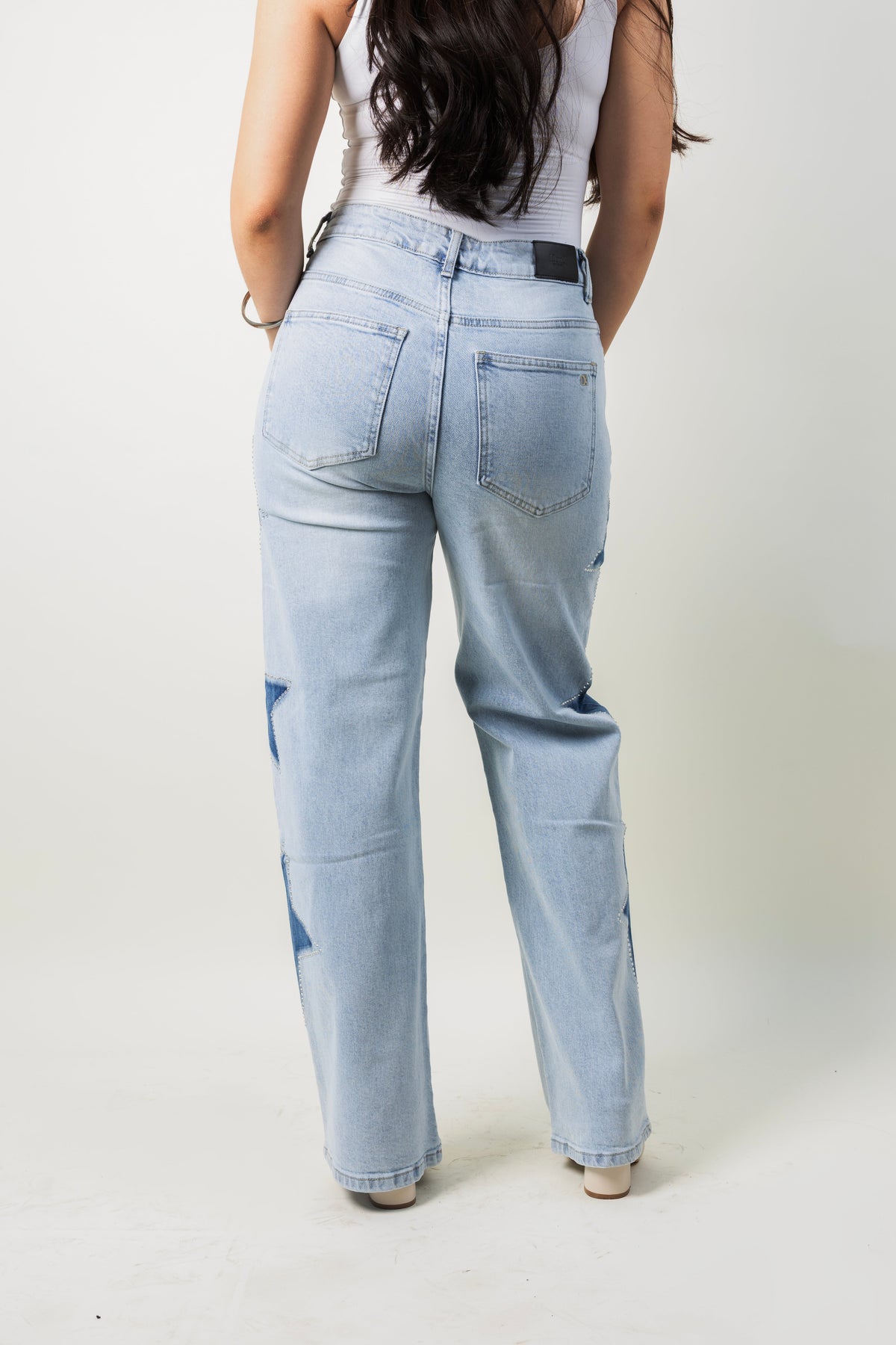 Brisa | Barrel jeans azul claro con estrellas y brillos