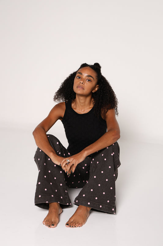 Bianca | Jeans chocolate con lunares rosas