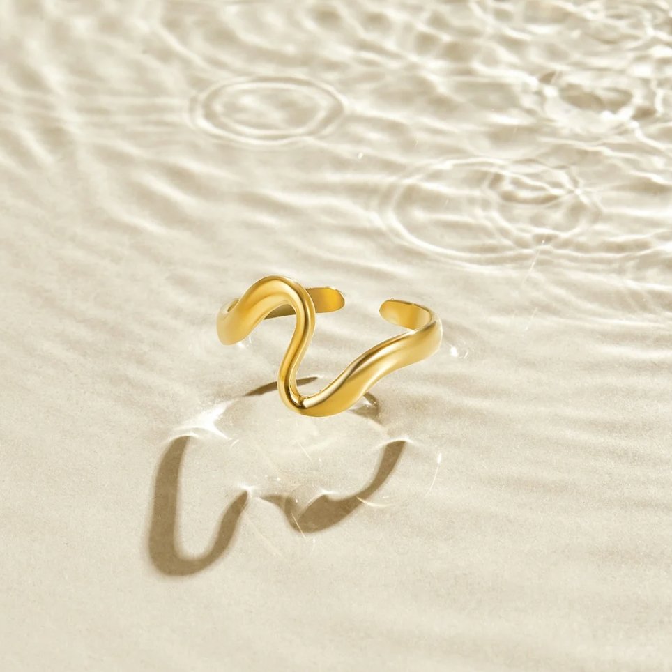 Alana | Anillo onda dorata