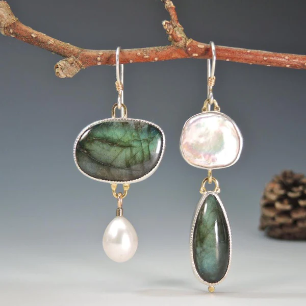 DELACROIX | BOUCLES D’OREILLES AVEC PIERRE VINTAGE