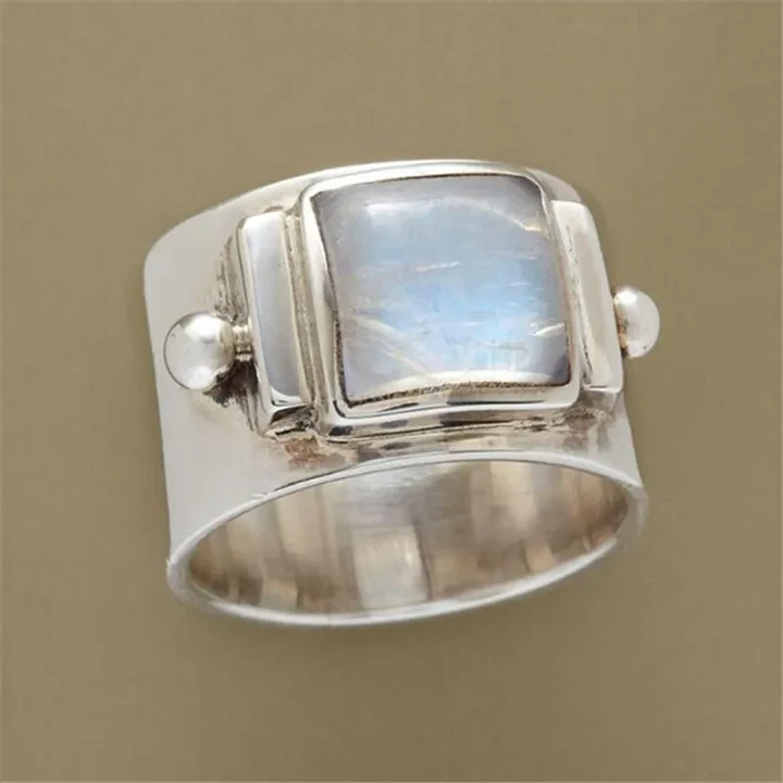 Paulina | Anillo vintage de cristal de luna cúbico