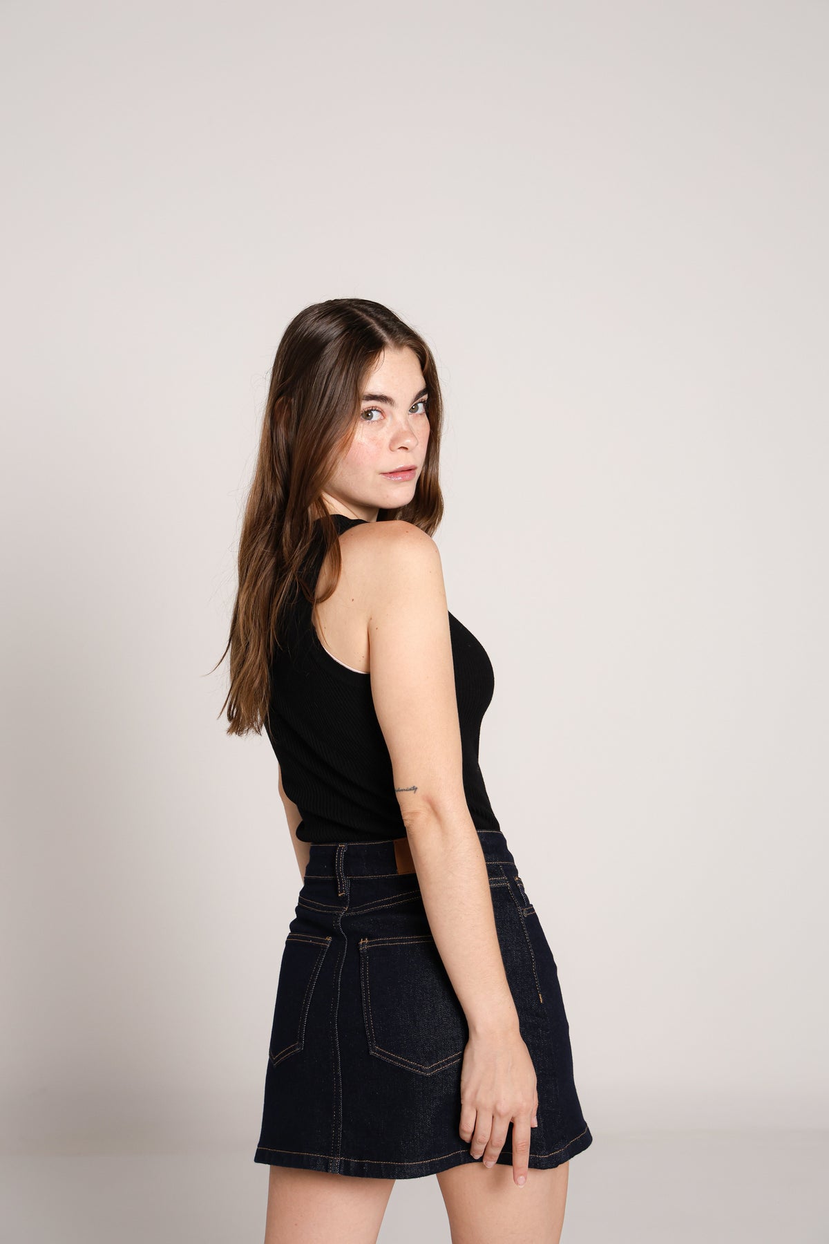 Emilia | Minifalda de mezclilla azul oscuro
