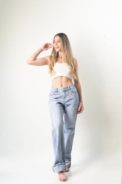 Ariana | Pantalón recto azul claro con dobladillo ancho