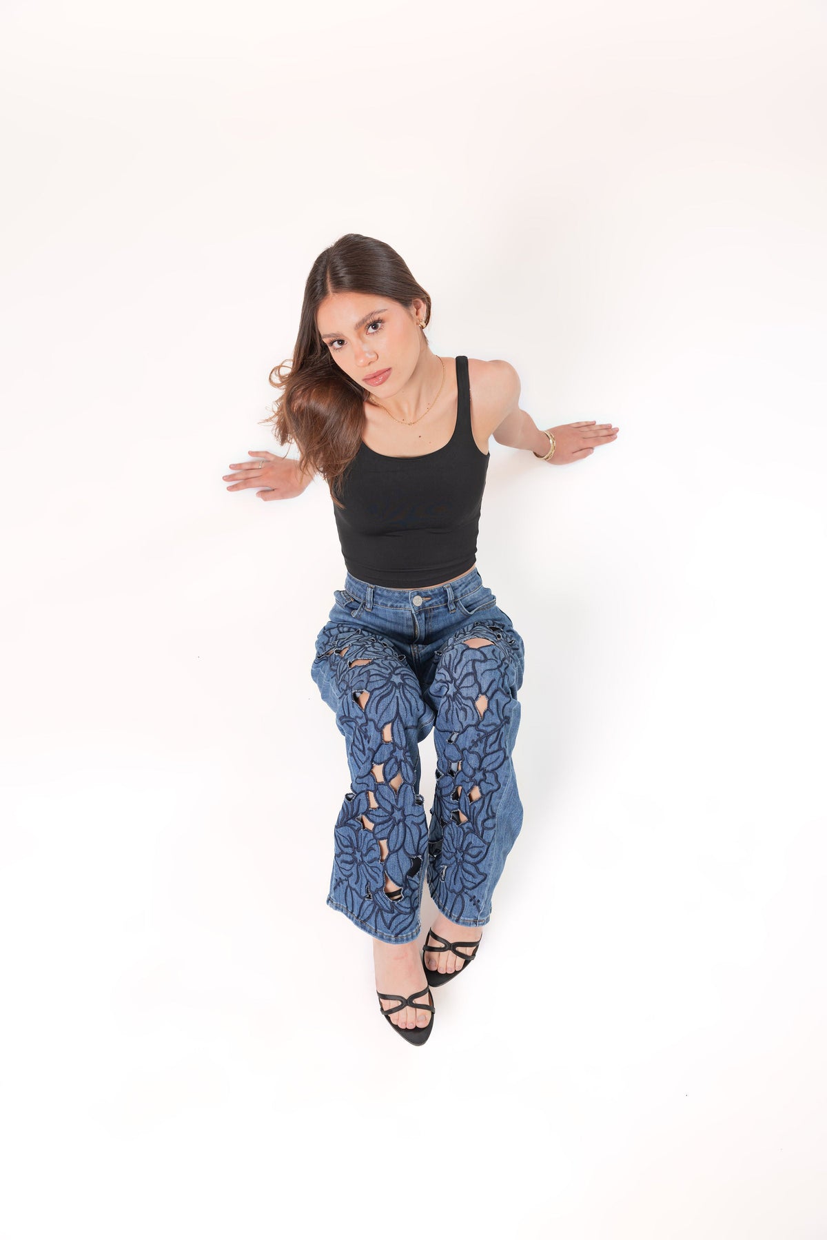 Yolanda | Pantalón wide leg azul con bordado