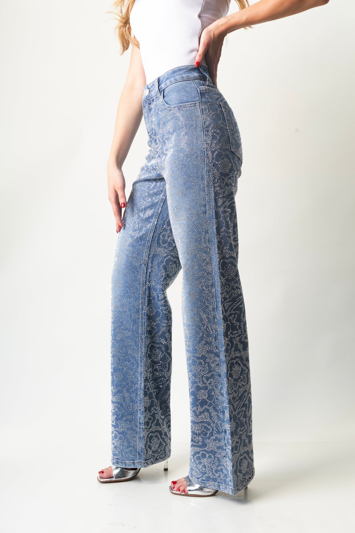 Selena | Pantalón wide leg azul con pedrería plateada