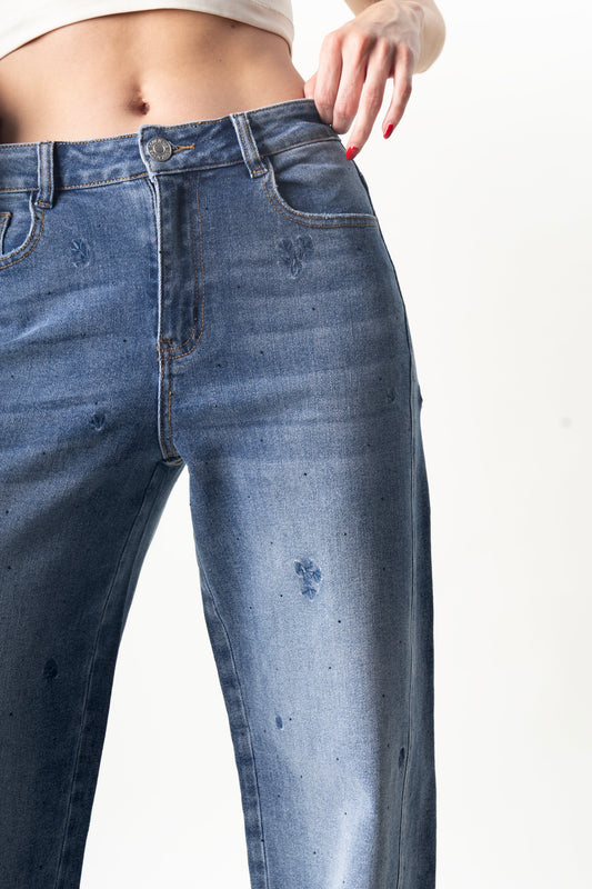 Flor | Pantalón wide leg azul con flores bordadas y brillos